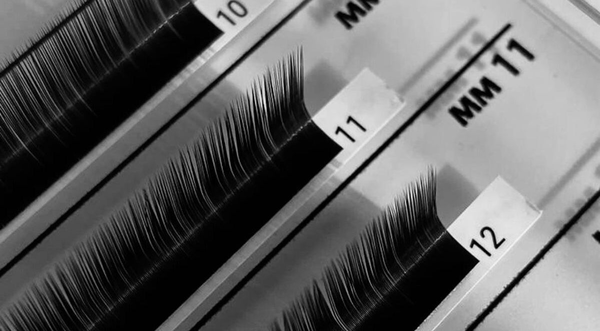 Eyelash extensions display at Dusha Eyelash Extensions in Clonakilty, County Cork, IE showcasing various lengths.