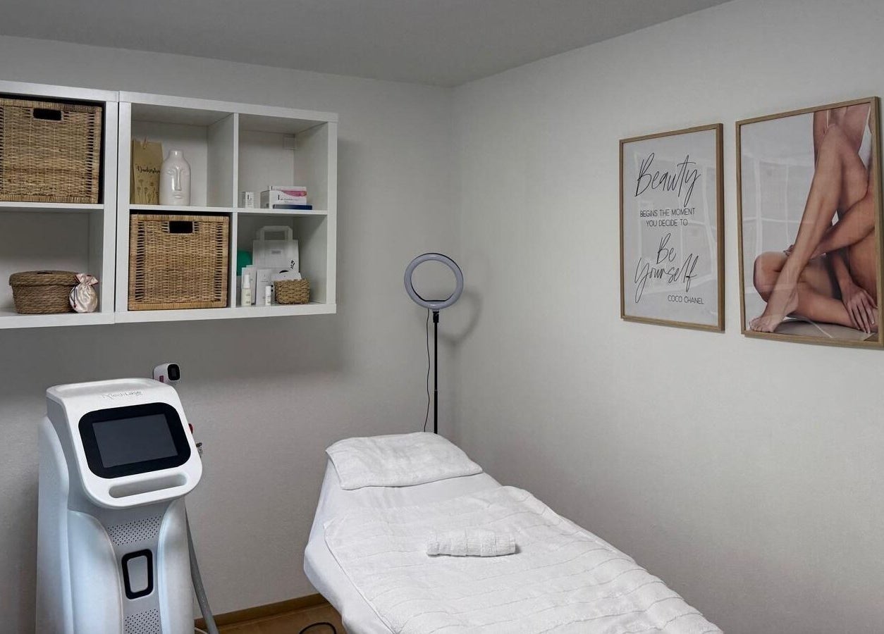Ruhevolle Wellness-Oase bei Beauty & Style, Linz - Pichling, Oberösterreich, AT. Modernes Behandlungszimmer.