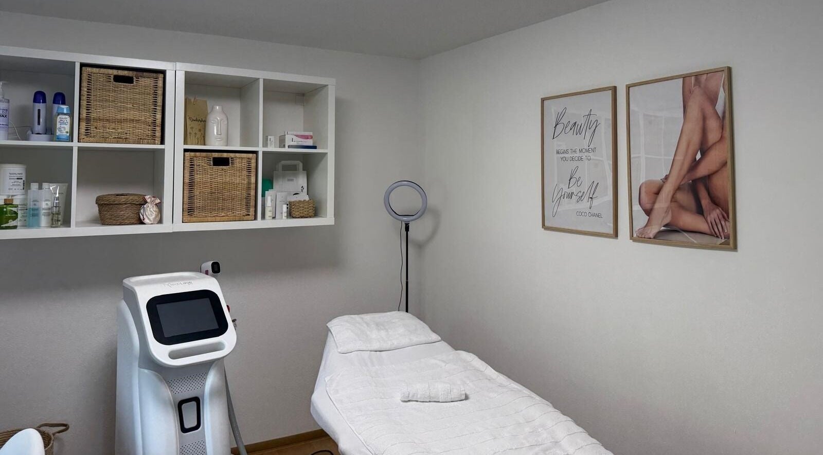 Ruhevolle Wellness-Oase bei Beauty & Style, Linz - Pichling, Oberösterreich, AT. Modernes Behandlungszimmer.