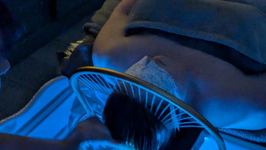 Relaxing blue light therapy at Rose Glow Spa in Thomasville, Georgia, US, enhancing wellness and rejuvenation.