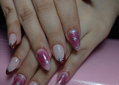 Diseños de uñas con estrellas en Alva uñas y alisados, Santa Cruz De La Sierra, Departamento De Santa Cruz, BO.