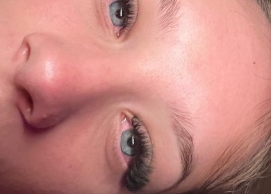 Close-up of lashes at Eye Candy Lashes in Barrie, Ontario, CA showcasing detailed eyelash extensions.