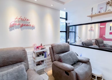 Relaxing seating at MeNail - Hang Lekir, Senayan in Daerah Khusus Ibukota Jakarta, perfect for beauty and wellness.