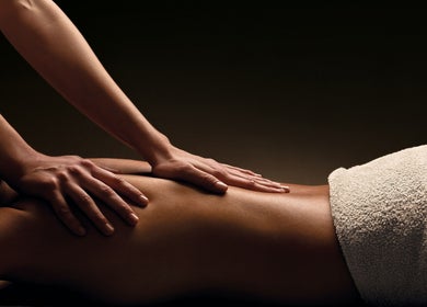Massage relaxant au spa My Head Spa à Noyon, Hauts-de-France, FR, offrant détente et bien-être suprême.