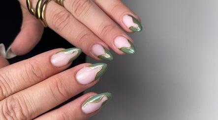 Design d'ongles artistique chez ARMONEA à Montpellier, Occitanie, FR.