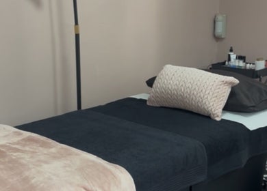 Relaxing treatment space at Alae Aesthetics & Cosmetics, Gqeberha, Eastern Cape, ZA, offering a serene ambiance.