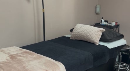 Relaxing treatment space at Alae Aesthetics & Cosmetics, Gqeberha, Eastern Cape, ZA, offering a serene ambiance.