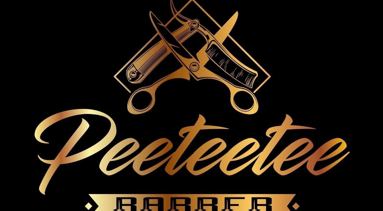 Logotipo dorado de Barberia Peeteetee en La Gangosa, Andalucía, ES.