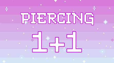 Рекламный плакат Piercing Kraków с надписью '1+1' на розовом фоне. Kraków, Województwo Małopolskie, PL.