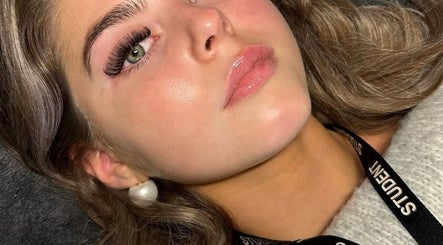 Jades Lashes image 3