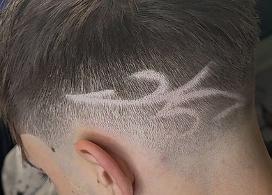 Diseño de corte moderno en Izan Cutzz, Vila-sana, Catalunya, ES. Estilo único y detallado.