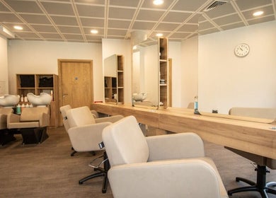 Spacious salon with modern design at Saxons at Tamworth College, Tamworth, England, GB.