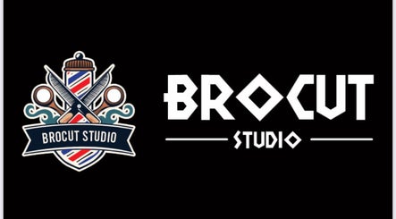 Emblema de Brocutstudio23 en Lima, Provincia De Lima, PE, destacando el arte del barbero.