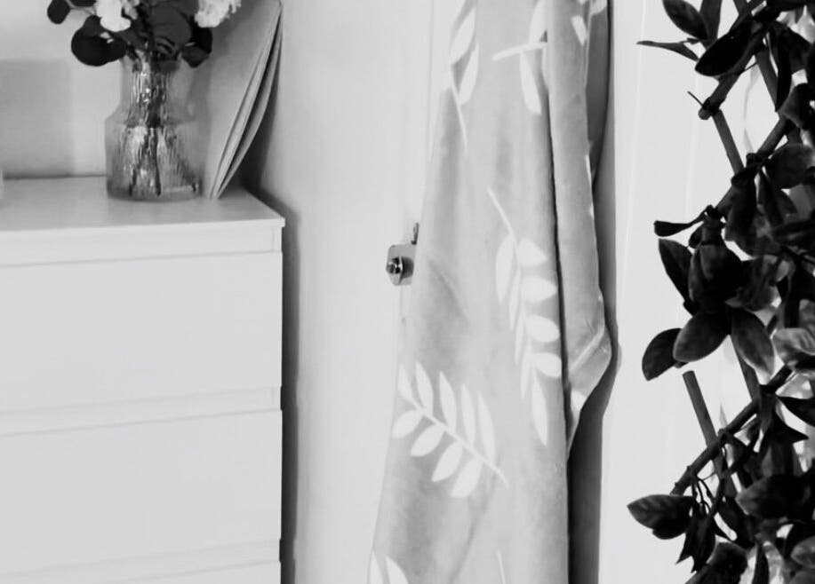 Chic decor with floral accents at Beautybydarc, Sheffield, England, GB wellness venue.