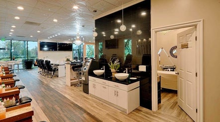 Shiloh Nails and Spa imaginea 3