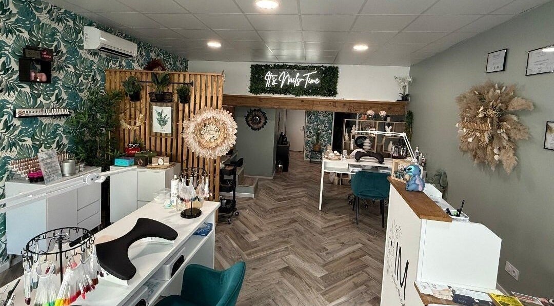 Salon Melianails à Étoile-sur-Rhône avec décoration naturelle et espace accueillant.