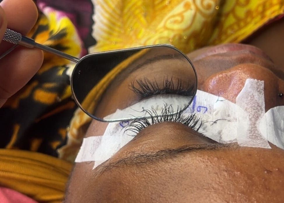 Extension de cils chez LASH TECH-MANUELLE à Abidjan, District Autonome D'abidjan, CI.