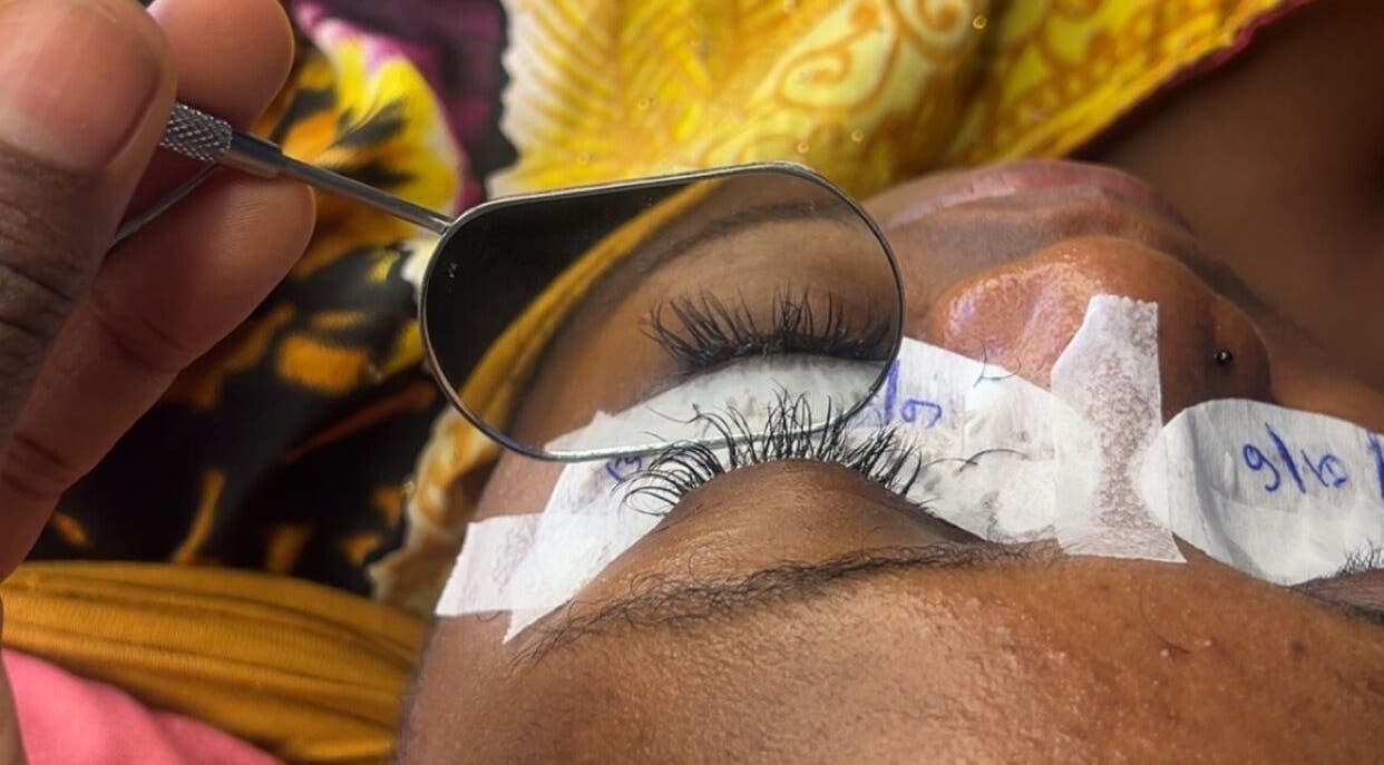 Extension de cils chez LASH TECH-MANUELLE à Abidjan, District Autonome D'abidjan, CI.