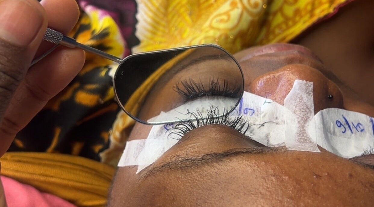 Extension de cils chez LASH TECH-MANUELLE à Abidjan, District Autonome D'abidjan, CI.