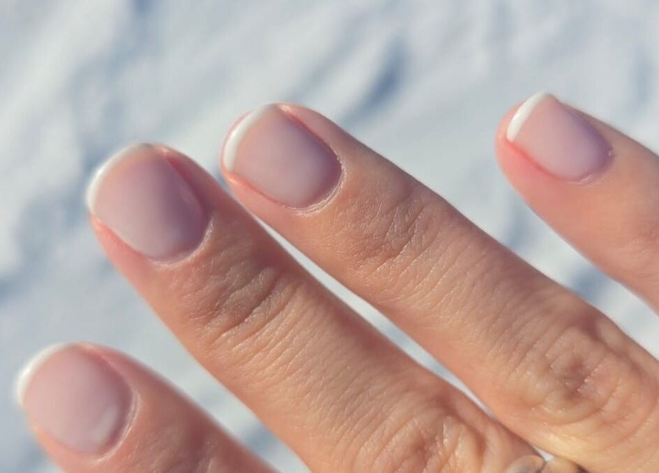 Manicura francesa en Cherie Nails, 9 De Julio, Provincia De Buenos Aires, AR. Uñas naturales y elegantes.