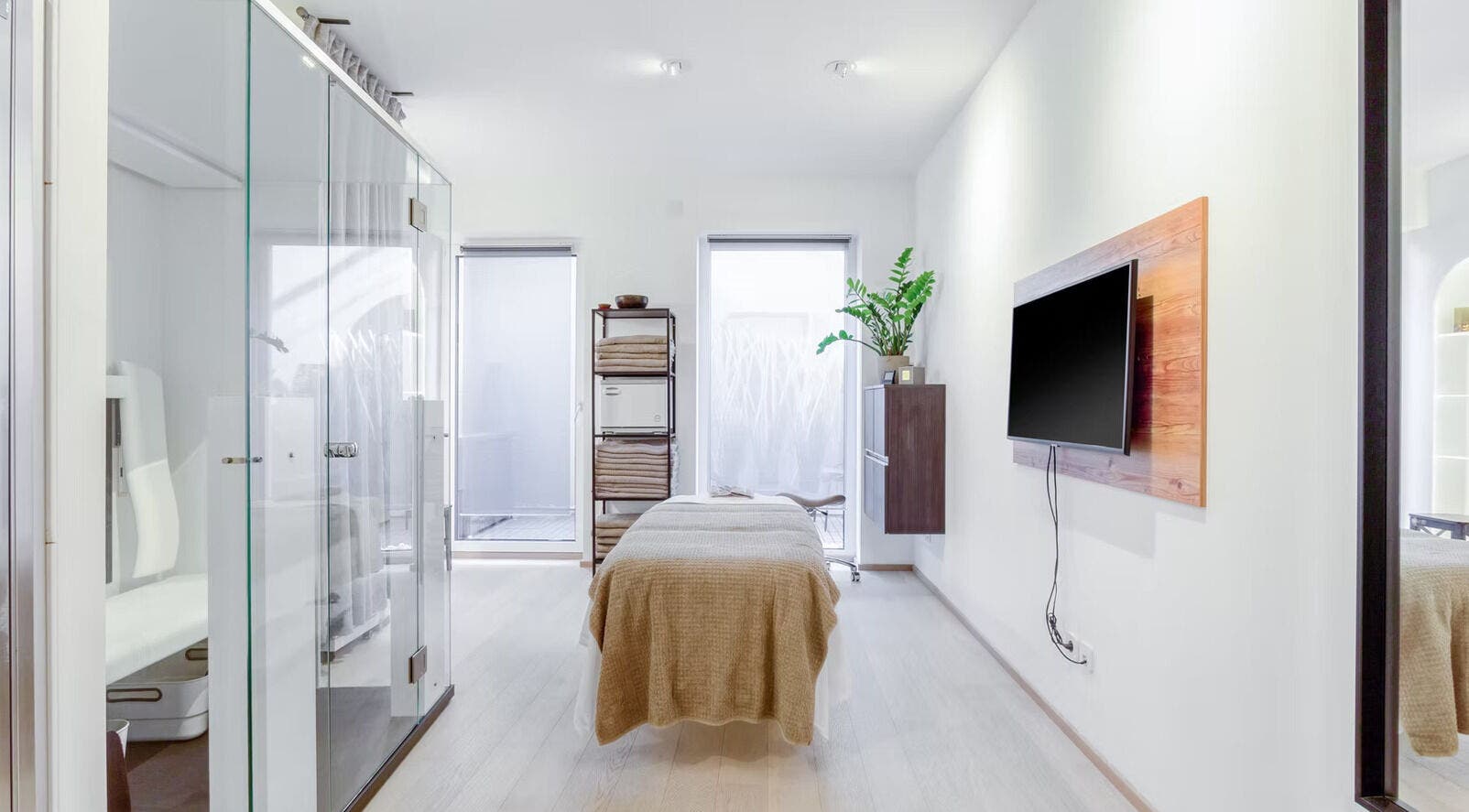 Eleganter Behandlungsraum bei Agnes SPA Lounge, Klosterneuburg, Niederösterreich, AT.