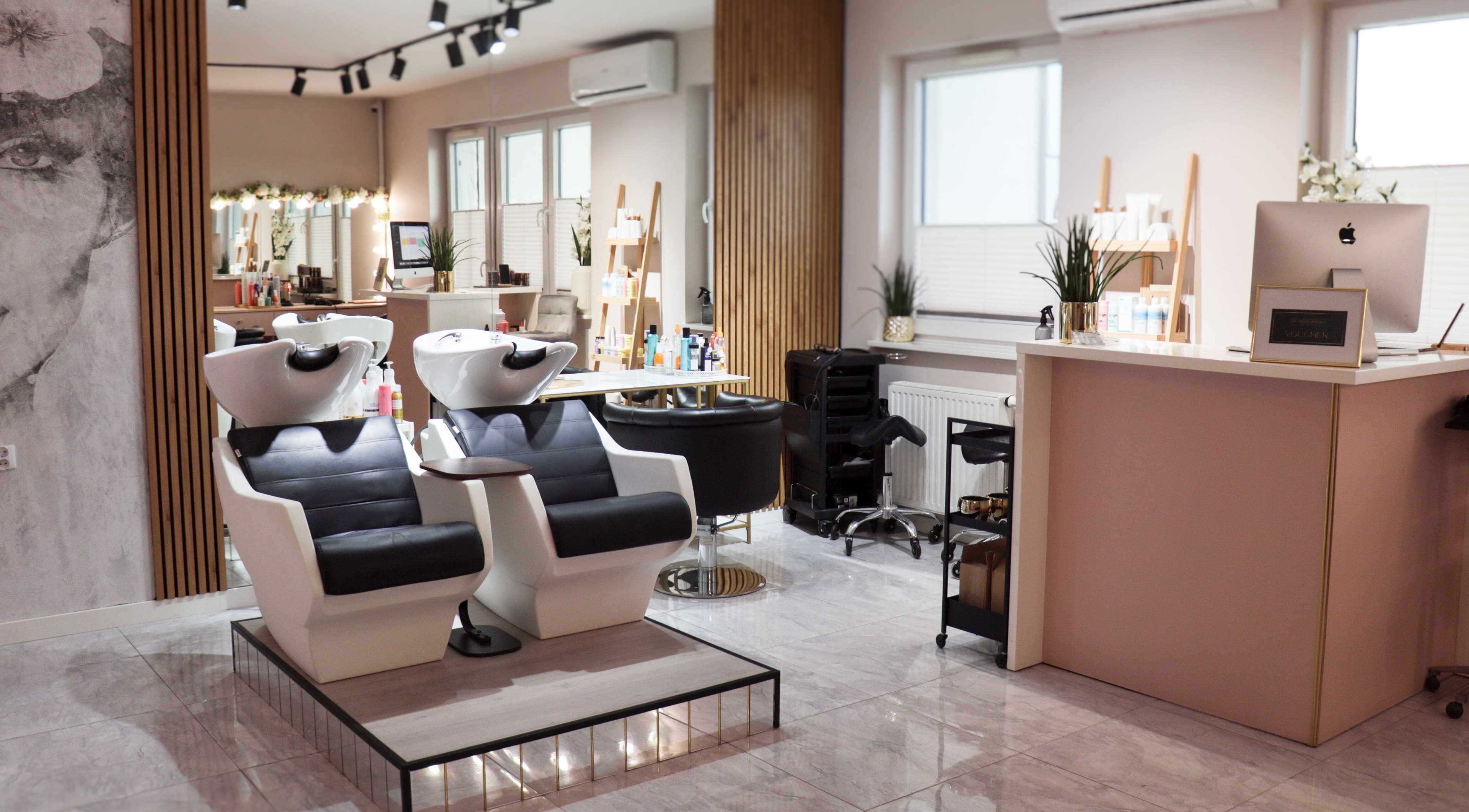 Nowoczesne wnętrze Jachimkowskiej HairStyle w Radom, Województwo Mazowieckie, PL.