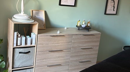 Décor raffiné chez L’Instant Clo à Valence, Auvergne-rhône-alpes, FR avec huiles et produits de soin.