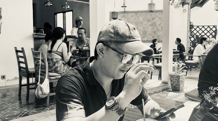 Pengunjung di La Greata freelance Spa, Nusa Tenggara Barat, menikmati suasana nyaman.