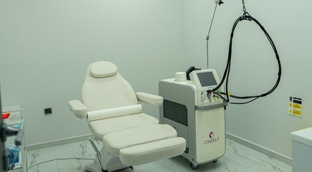 Modern treatment room at Boulevard Clinic, Doha, Doha Municipality, QA, showcasing advanced aesthetic equipment.
