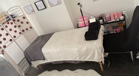 Cozy beauty treatment room at Lala’s Luxe Beauty in Maidstone, England, GB. Elegant decor and calming ambiance.