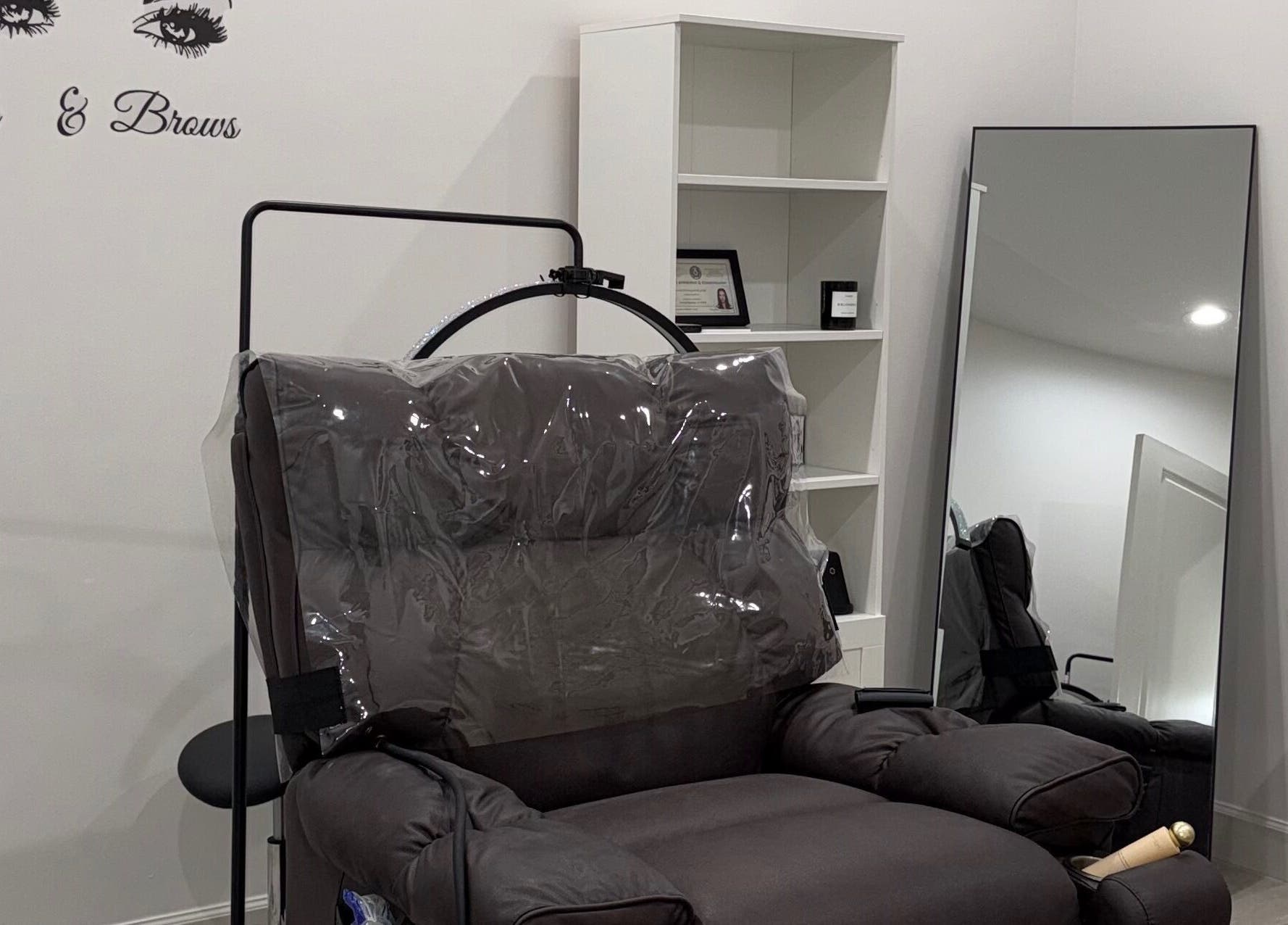 Стильное кресло в 21777 Merchants Way Unit 310 Katy, TX 77449 LUXURY Day SPA, Katy, Texas, US.