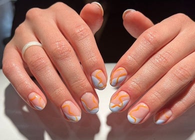 Manucure artistique à Ongles & sourcils Mariia (chez Studio Rebels), La Prairie, Québec, CA.