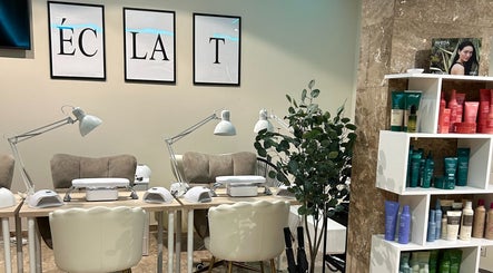 Уютен кът в ÉCLAT BY POLINA&MARIA, Sofia, Sofia City Province, BG с продукти за красота.