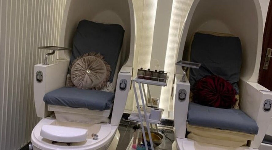 Relax in luxury at Peejay Aesthetic Beauty Spa, opposite Kwara Hotel, Ahmadu Bello Way, Ilorin Club GRA, NG.