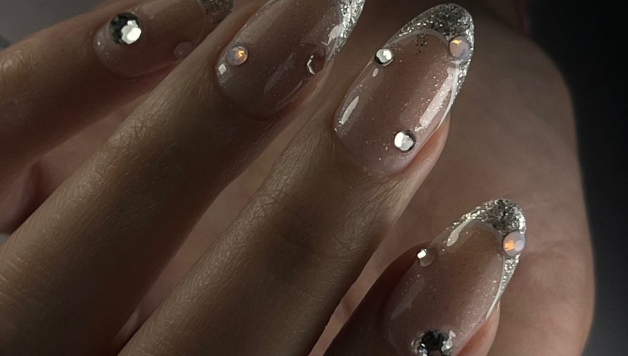 Uñas con diseño brillante en Legnarodrigueznailart, Antofagasta, Antofagasta, CL.