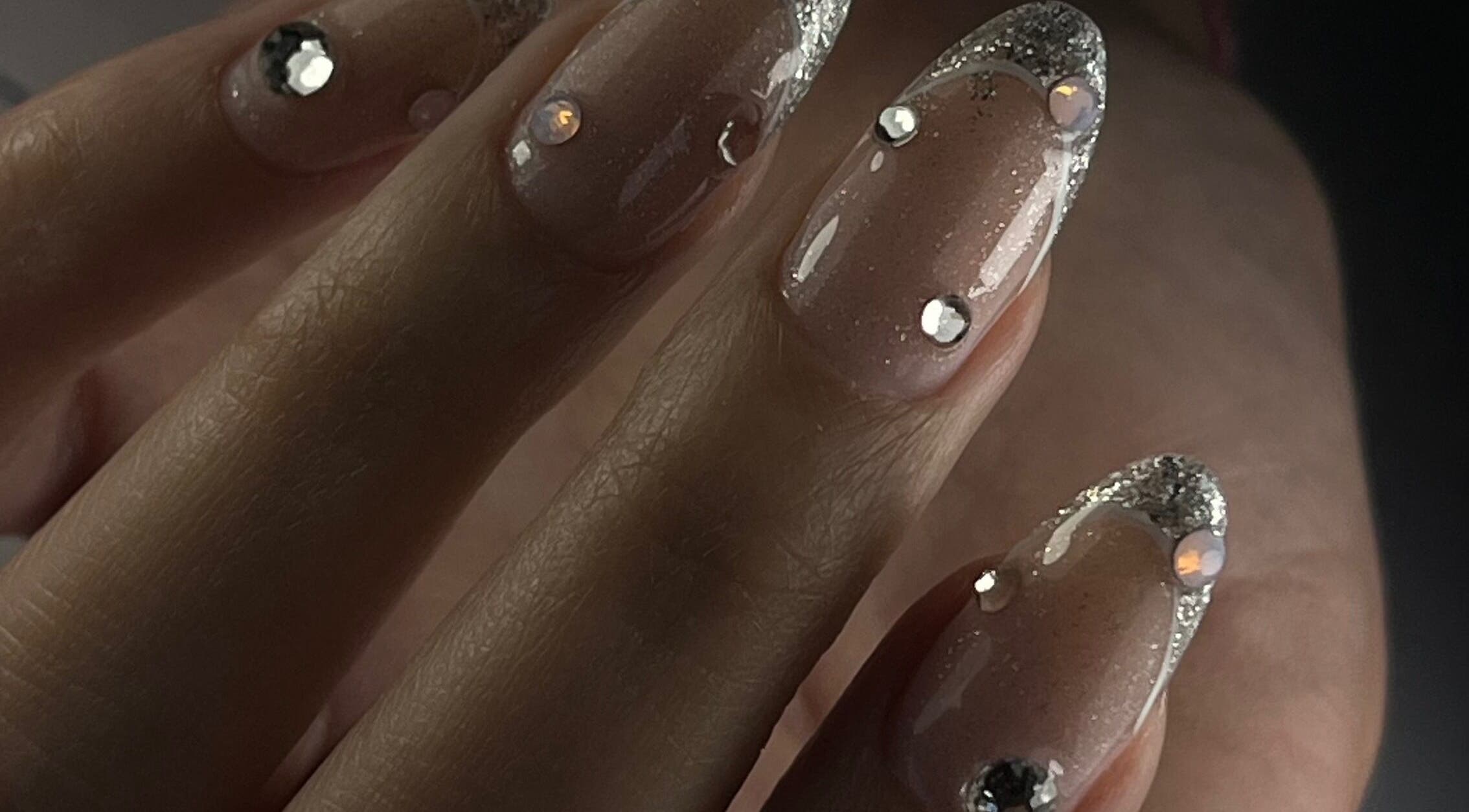 Uñas con diseño brillante en Legnarodrigueznailart, Antofagasta, Antofagasta, CL.