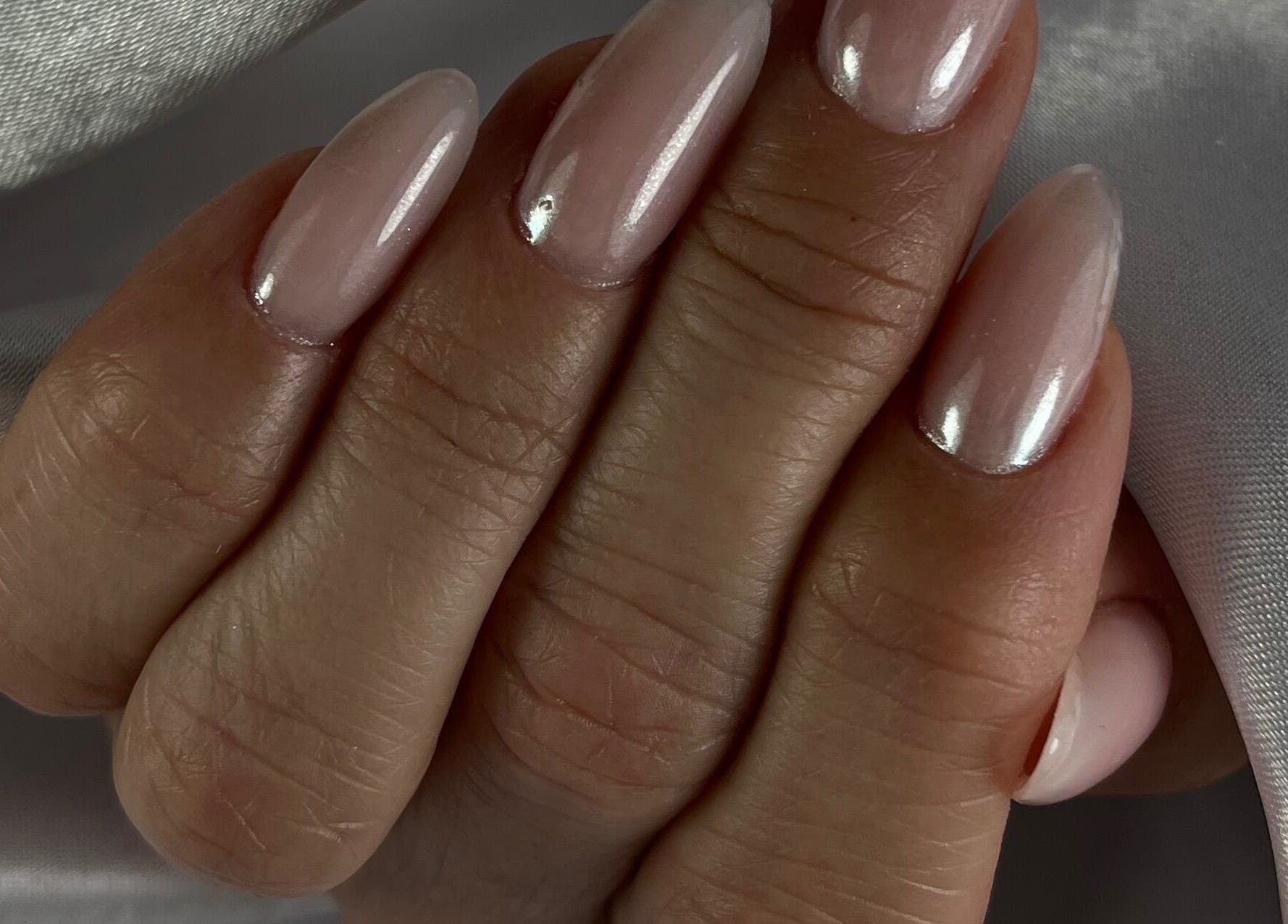 Manicura nude brillante en Legnarodrigueznailart, Antofagasta, Antofagasta, CL.