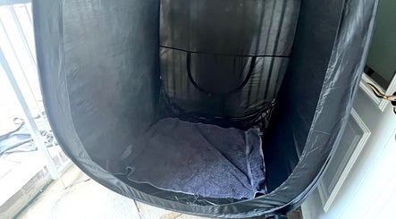Mobile Spray Tan booth ready for use in Cape Town, Western Cape, ZA; ideal for a flawless tan.