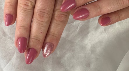 Elegant pink and glitter nails from Nail Studio By M.C in Ombrée D'anjou, Pays De La Loire, FR.