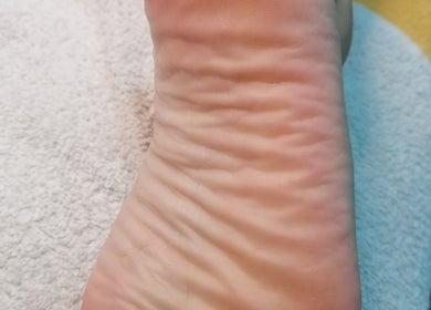 Tratamento de pele em Estetica_unhas_alita, Barreiro, Setúbal, PT, destacando cuidado e suavidade.