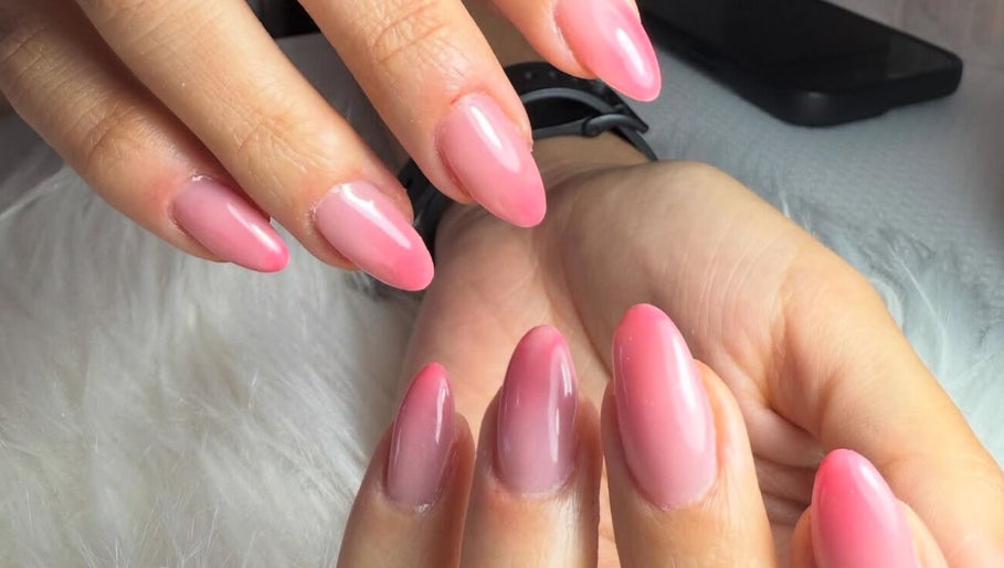 Pink manicured nails at Valentina Rivera, Ħal Tarxien, MT, showcasing elegance and style.