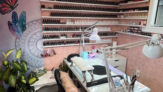 NS Nails