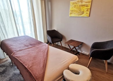 Salle de massage élégante chez Linda Voarino à Vence, Provence-alpes-côte D'azur, FR.