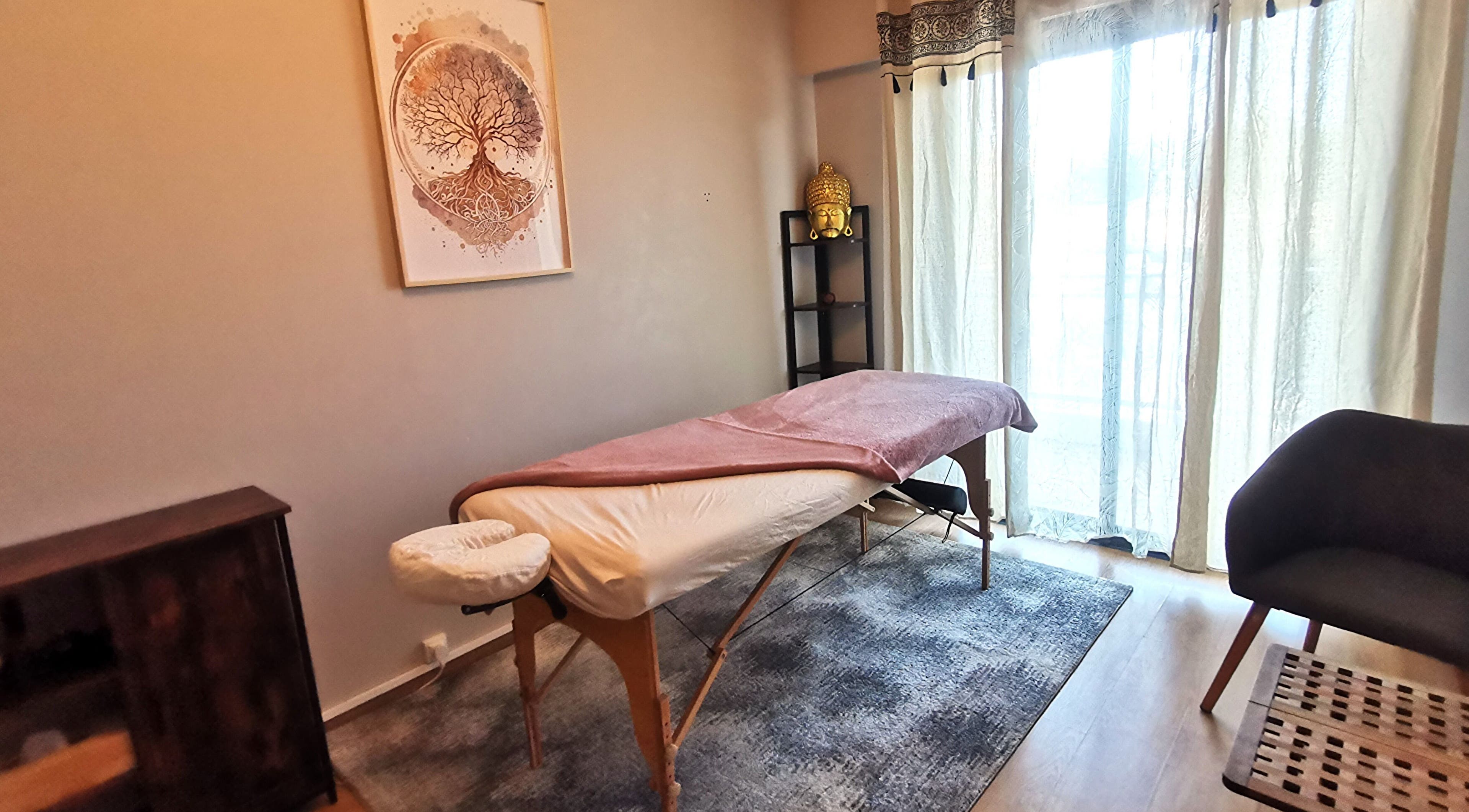 Salle de massage apaisante à Linda Ayurveda, Vence, Provence-Alpes-Côte D'Azur, FR.