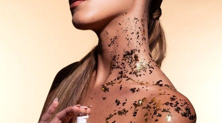 Trattamento di pelle dorata presso Aurum Estetica Esclusiva | Locarno, Muralto, Muralto, Ticino, CH.