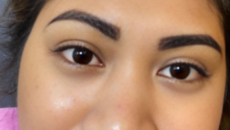 Expertly groomed eyebrows at Glazed Beauty Lounge Buting, Pasig, Metro Manila, PH.