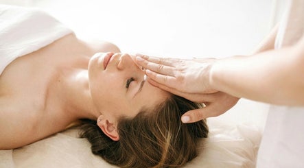 Massage au visage relaxant chez Mrs Massage Lyon, Lyon, Auvergne-rhône-alpes, FR.
