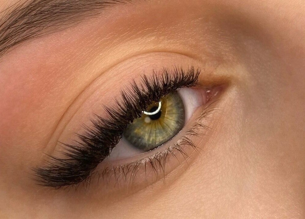 Close-up of eyelash extensions at Lashhaus Tallinn, Harju maakond, EE, showcasing detailed beauty work.