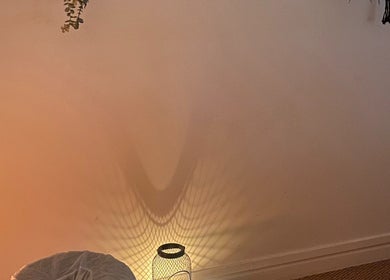 Ambiance douce avec éclairage tamisé chez Massage Sportif Paris, Paris, Île-de-France, FR.
