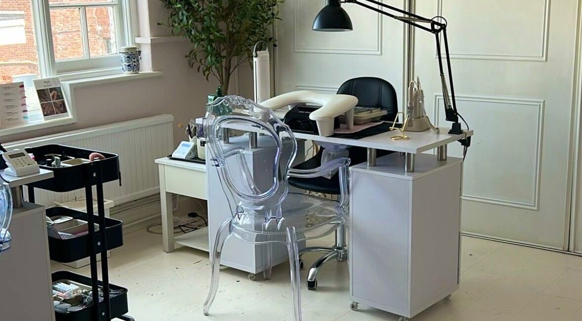 Modern nail station at Ellavated Nailz, Cardiff, Wales, GB, featuring elegant decor and stylish furnishings.